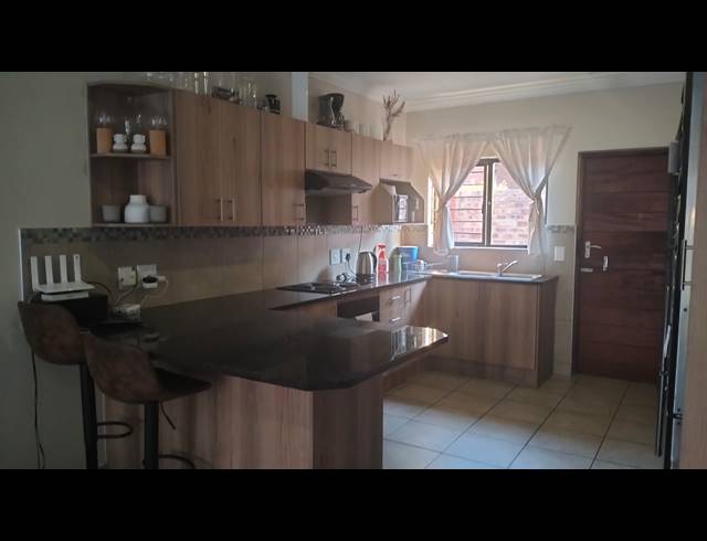3 BEDROOM SECTIONAL TITLE FOR SALE IN EQUESTRIA
